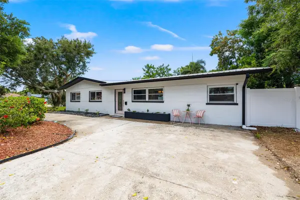 3755 Beach Drive Se, ST PETERSBURG, FL 33705