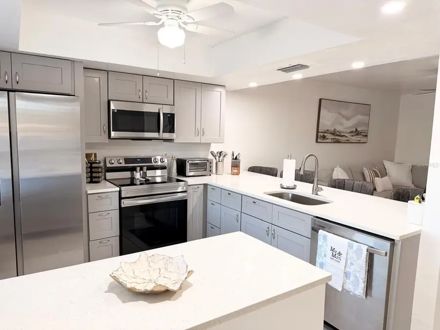 16th Pl, Cape Coral, FL 33914 - #3