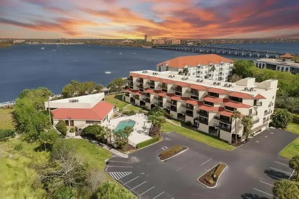 204 3rd Street W #204, BRADENTON, FL 34205