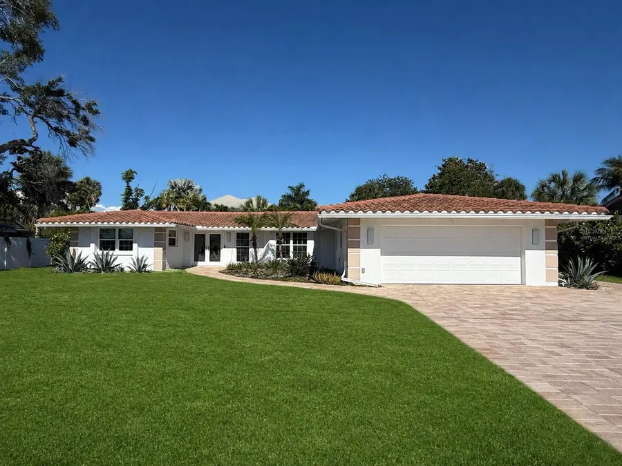 5569 Shadow Lawn Drive, Sarasota, FL 34242 - #2