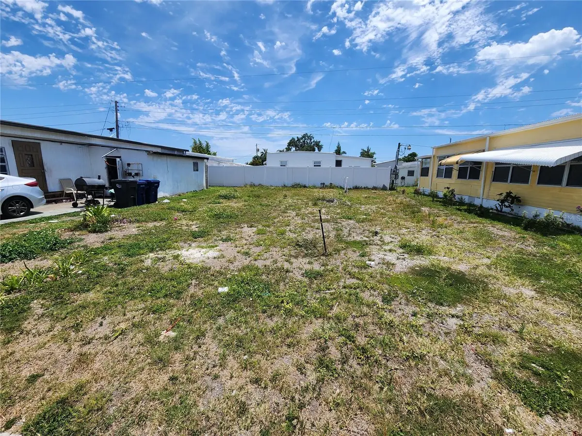 608 49th Avenue W, Bradenton, FL 34207 - #1