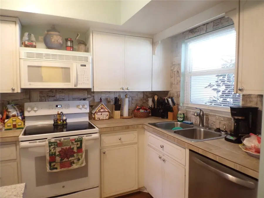 670 Park Circle, Bradenton, FL 34207 - #2