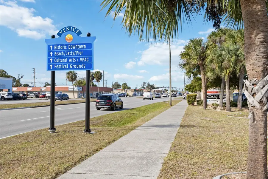 841 E Venice Avenue, Venice, FL 34285 - #2