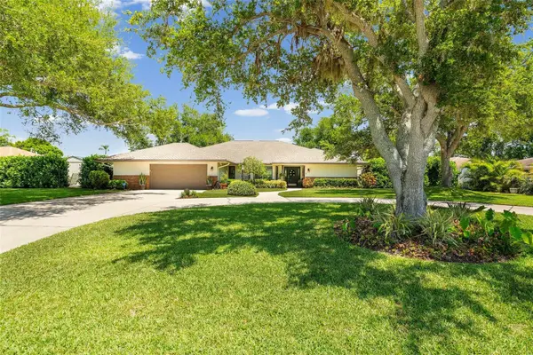 2211 50th Street W, BRADENTON, FL 34209