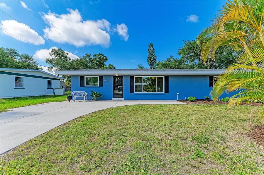 1211 Cypress Avenue, Venice, FL 34285 - #3