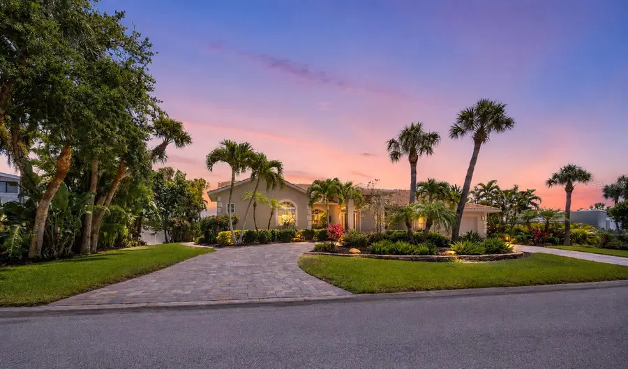 819 Paradise Way, Sarasota, FL 34242 - #3