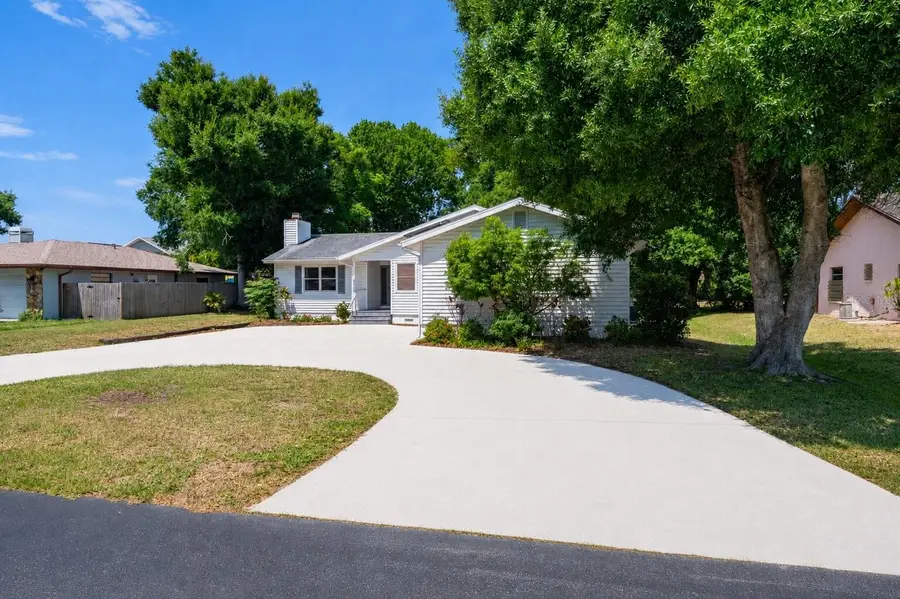 4424 Meadow Creek Circle, Sarasota, FL 34233 - #2