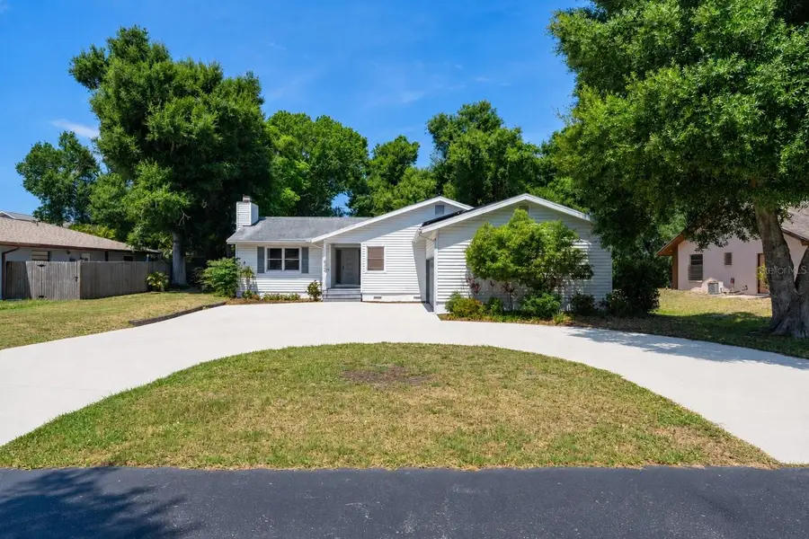 4424 Meadow Creek Circle, Sarasota, FL 34233 - #3