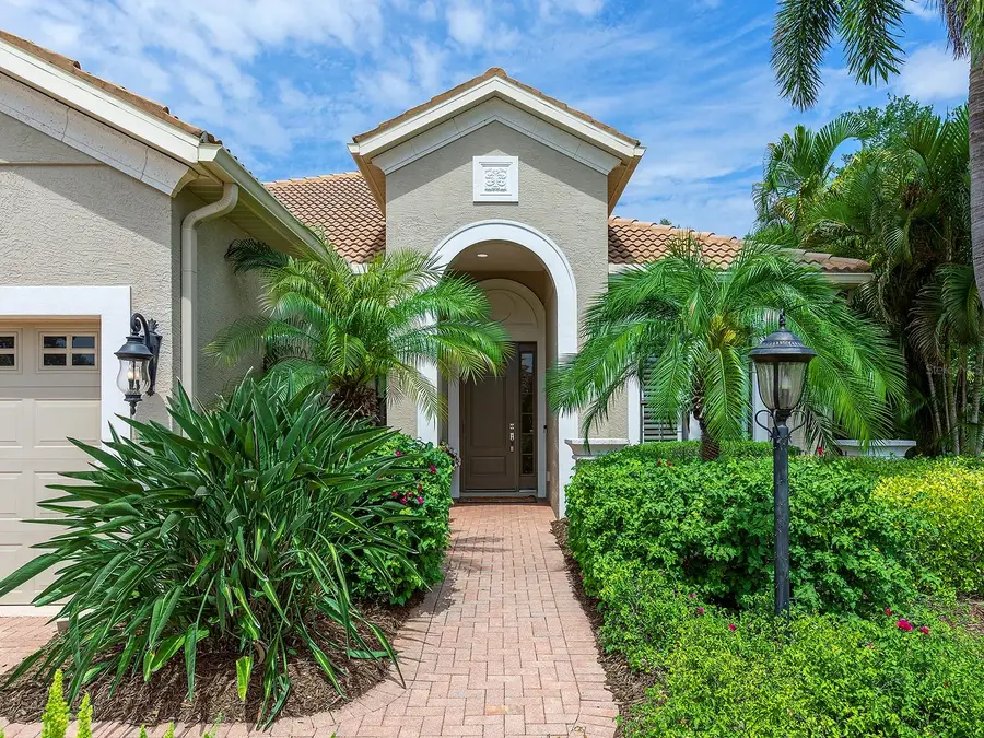 7210 Lake Forest Glen, Lakewood Ranch, FL 34202 - #2
