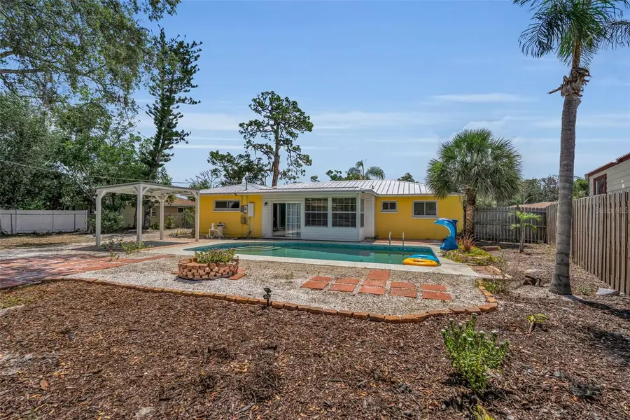 355 Mcarthur Avenue, Sarasota, FL 34243 - #3