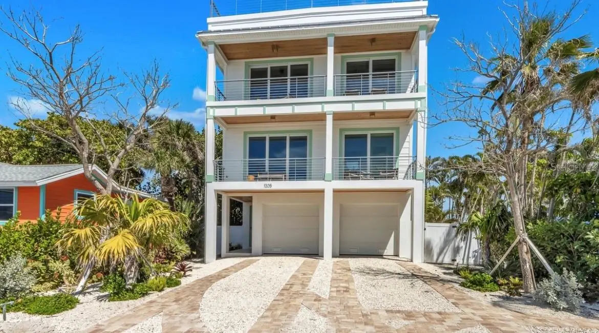 106 11th Street S, Bradenton Beach, FL 34217 - #1
