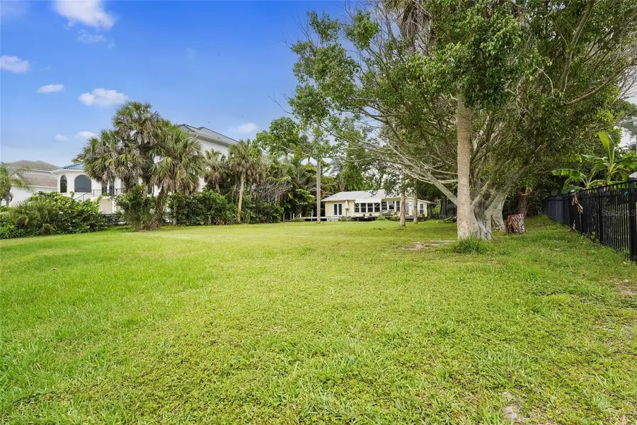 7538 Westmoreland Drive, Sarasota, FL 34243 - #3