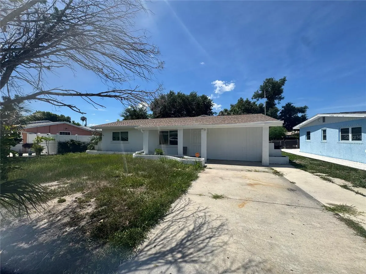 820 Pineland Avenue, Venice, FL 34285 - #1