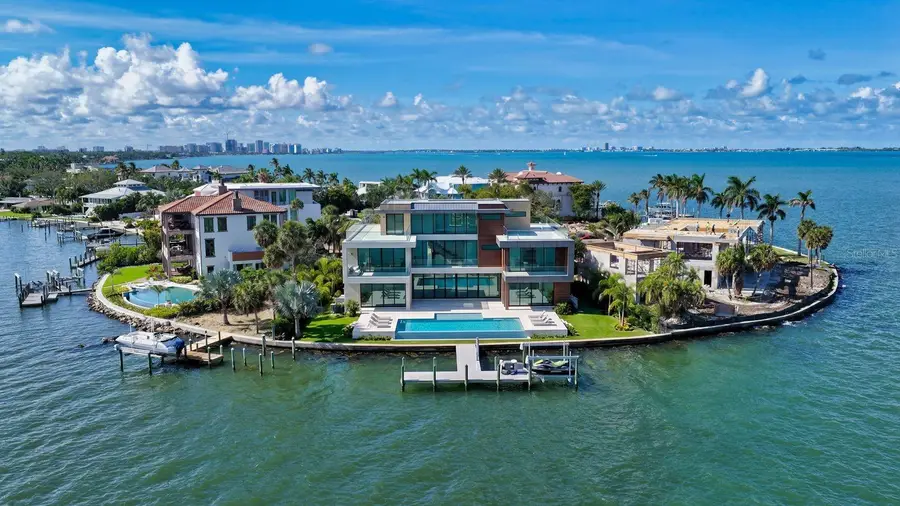 305 S South Shore Drive S, Sarasota, FL 34234 - #2