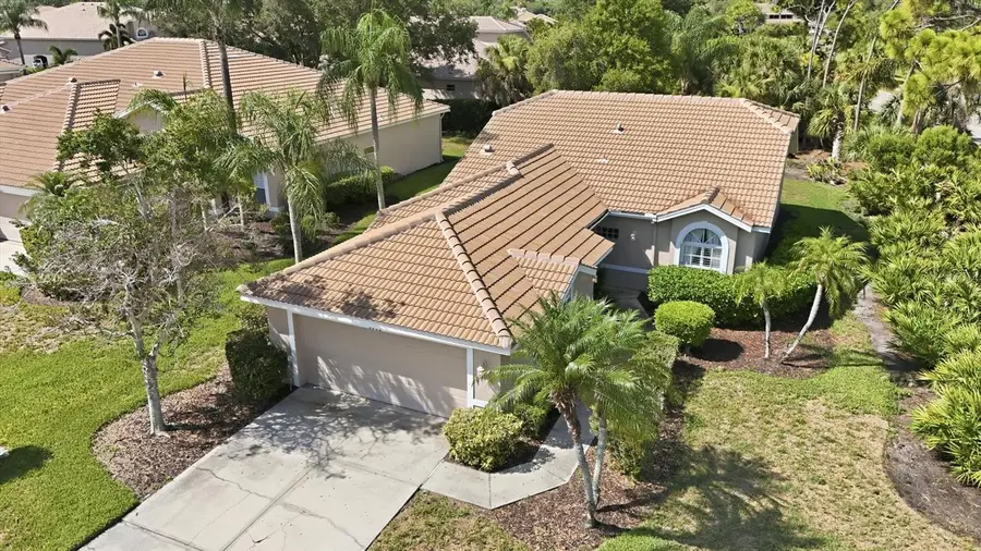 9402 Forest Hills Circle, Sarasota, FL 34238 - #2