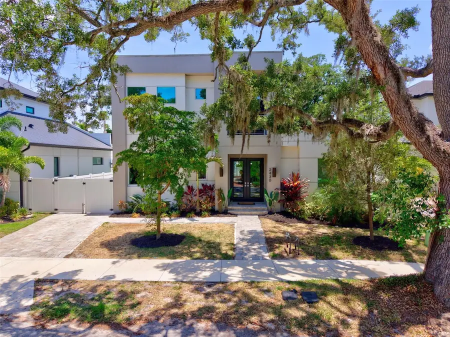 2430 Floyd Street, Sarasota, FL 34239 - #3