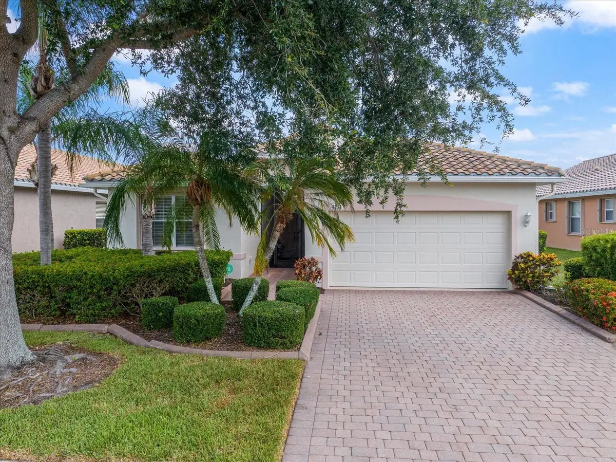 4211 64th Avenue E, Sarasota, FL 34243 - #1