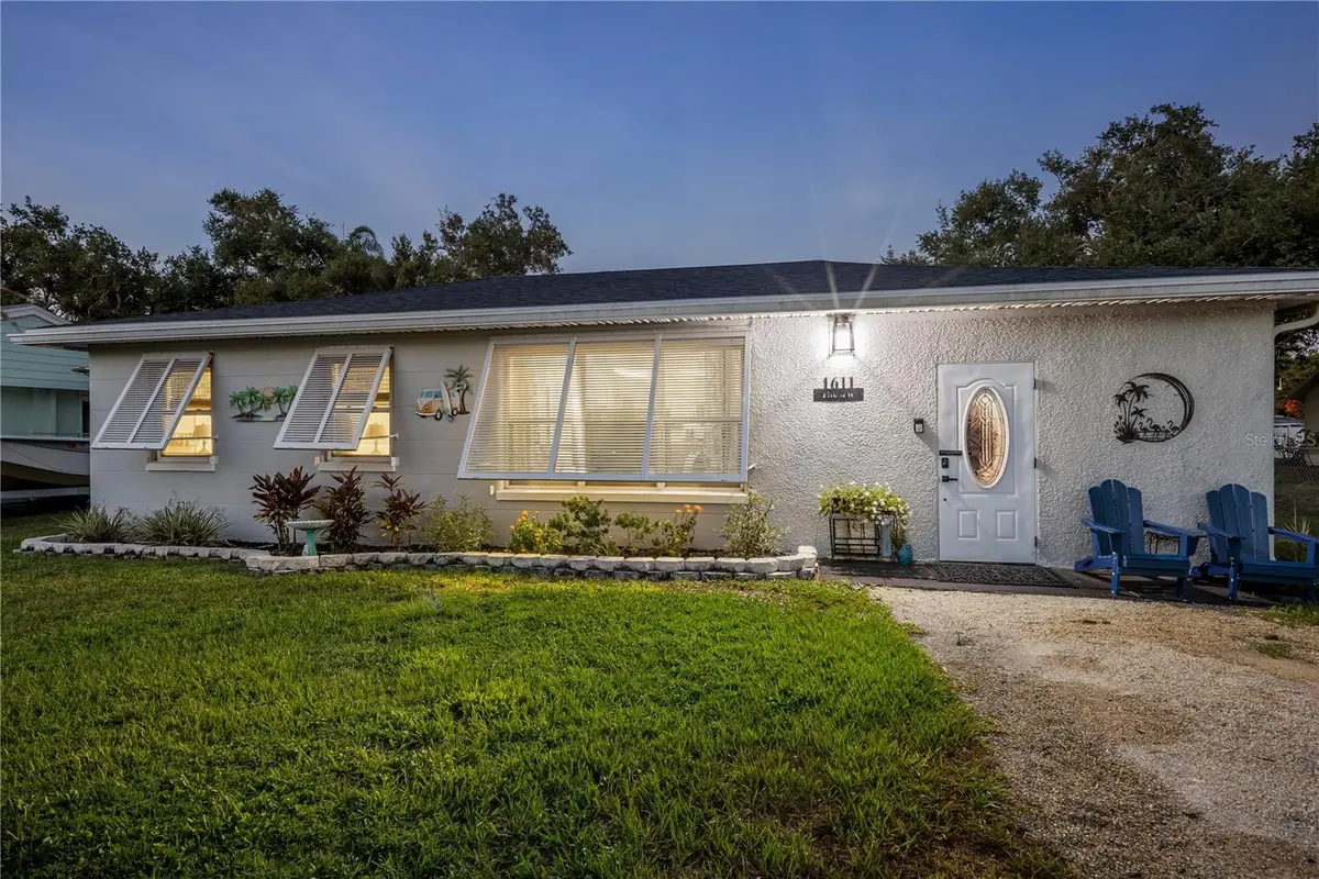 1611 27th Street W, Bradenton, FL 34205 - #1
