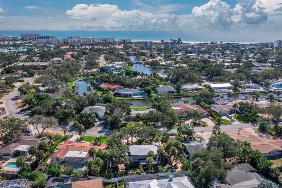 5451 Shadow Lawn Drive, Sarasota, FL 34242 - #3