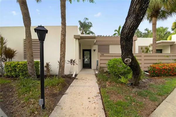 755 Oakview Drive, BRADENTON, FL 34210