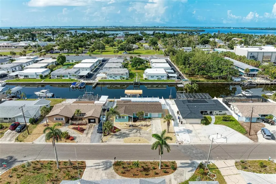 9907 Royal Palm Drive, Bradenton, FL 34210 - #2