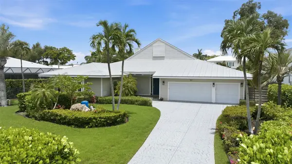 1511 N Lake Shore Drive, SARASOTA, FL 34231