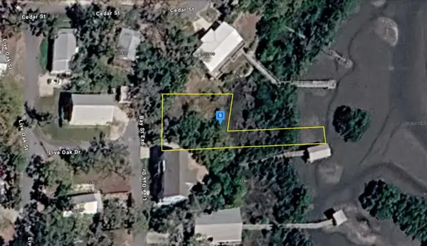 12425 Cedar St, CEDAR KEY, FL 32625