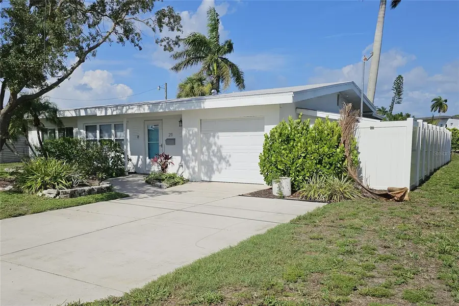 211 22nd Street Ne, Bradenton, FL 34208 - #2