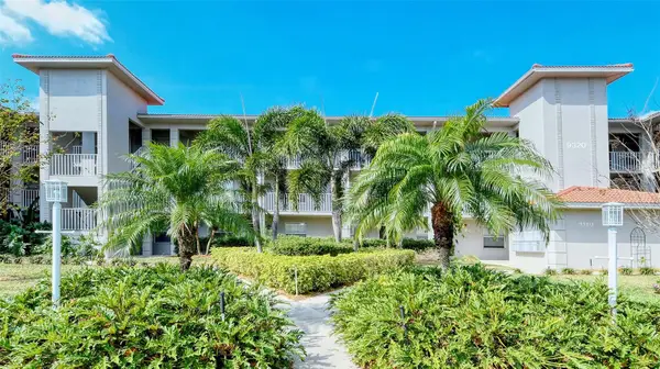 9320 Clubside Circle #2205, SARASOTA, FL 34238