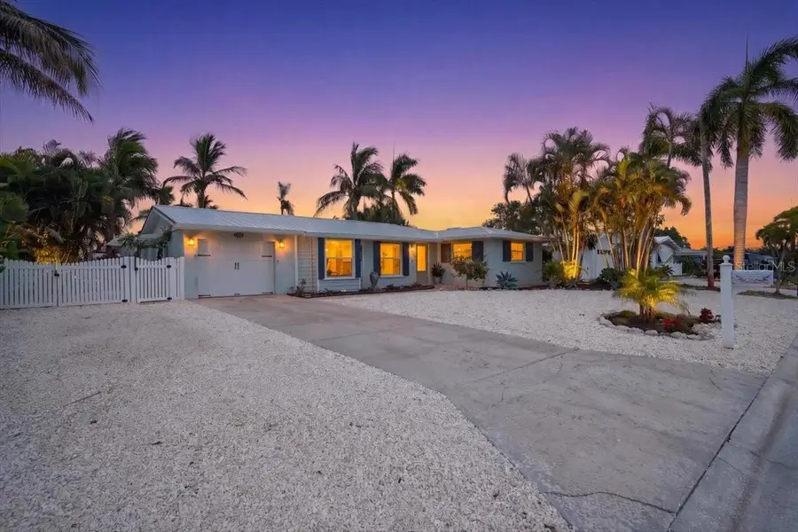 520 69th Street, Holmes Beach, FL 34217 - #2