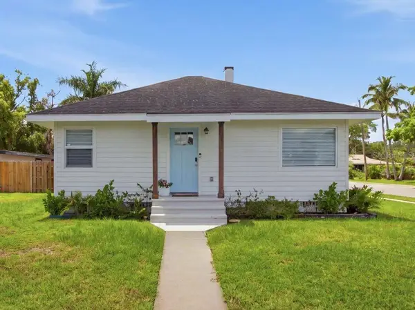 1902 Saint George Drive, BRADENTON, FL 34208