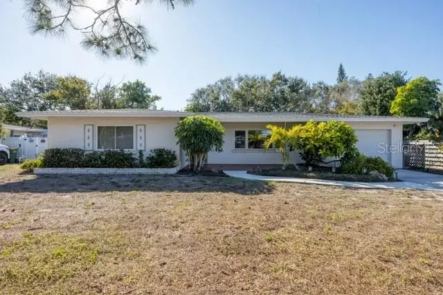 5201 Stevens Drive, Sarasota, FL 34234 - #2
