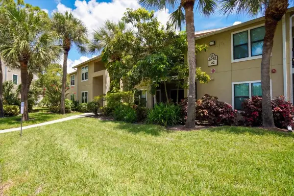 4045 Crockers Lake Boulevard #14, SARASOTA, FL 34238