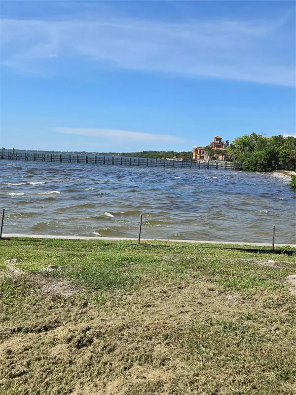 337 N Shore Drive, SARASOTA, FL 34234