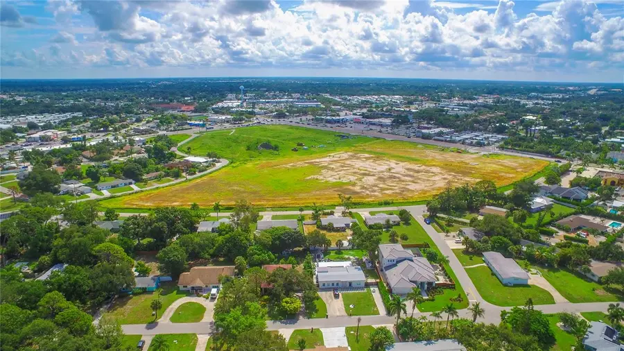 6344 Glencoe Avenue, Sarasota, FL 34231 - #3