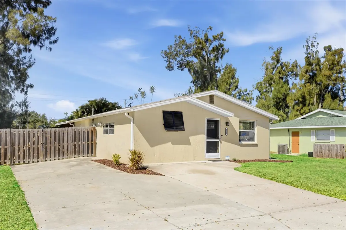 5320 Moeller Avenue, Sarasota, FL 34233 - #1