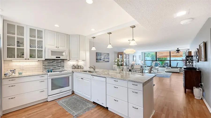 666 Woodlawn Drive #666, Bradenton, FL 34210 - #2