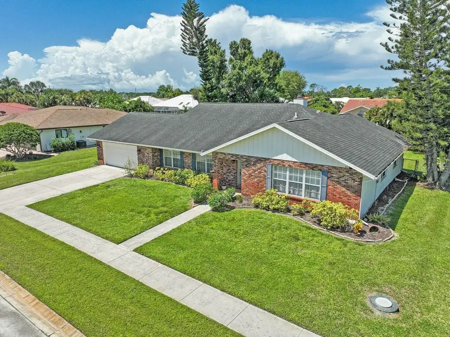 1113 Derian Place, Nokomis, FL 34275 - #2