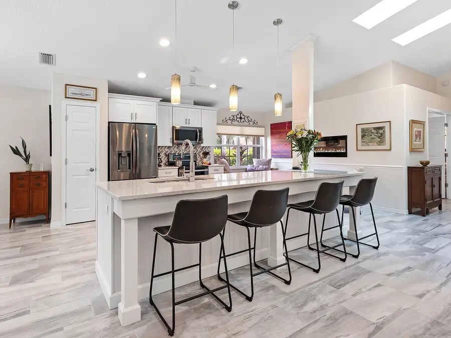 7326 Eleanor Circle, Sarasota, FL 34243 - #3