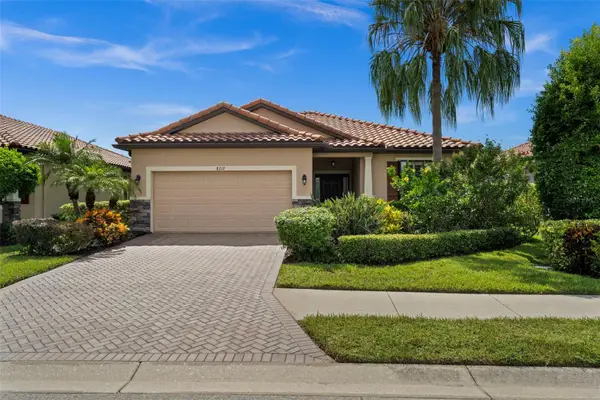 8212 36th Street E, SARASOTA, FL 34243
