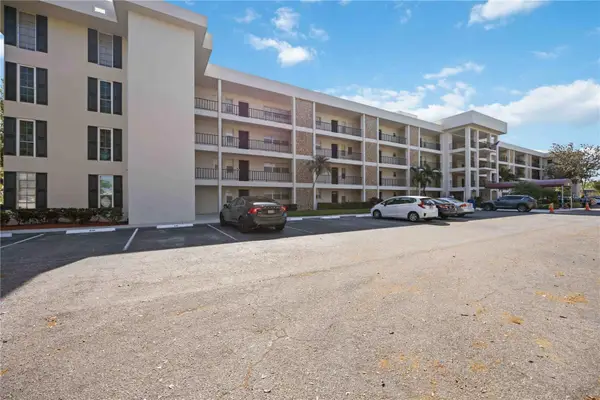 7461 W Country Club Drive N #207, SARASOTA, FL 34243