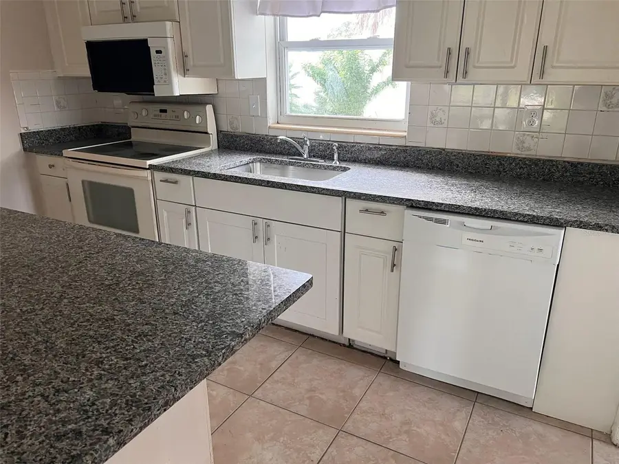 3633 Roxane Boulevard, Sarasota, FL 34235 - #3