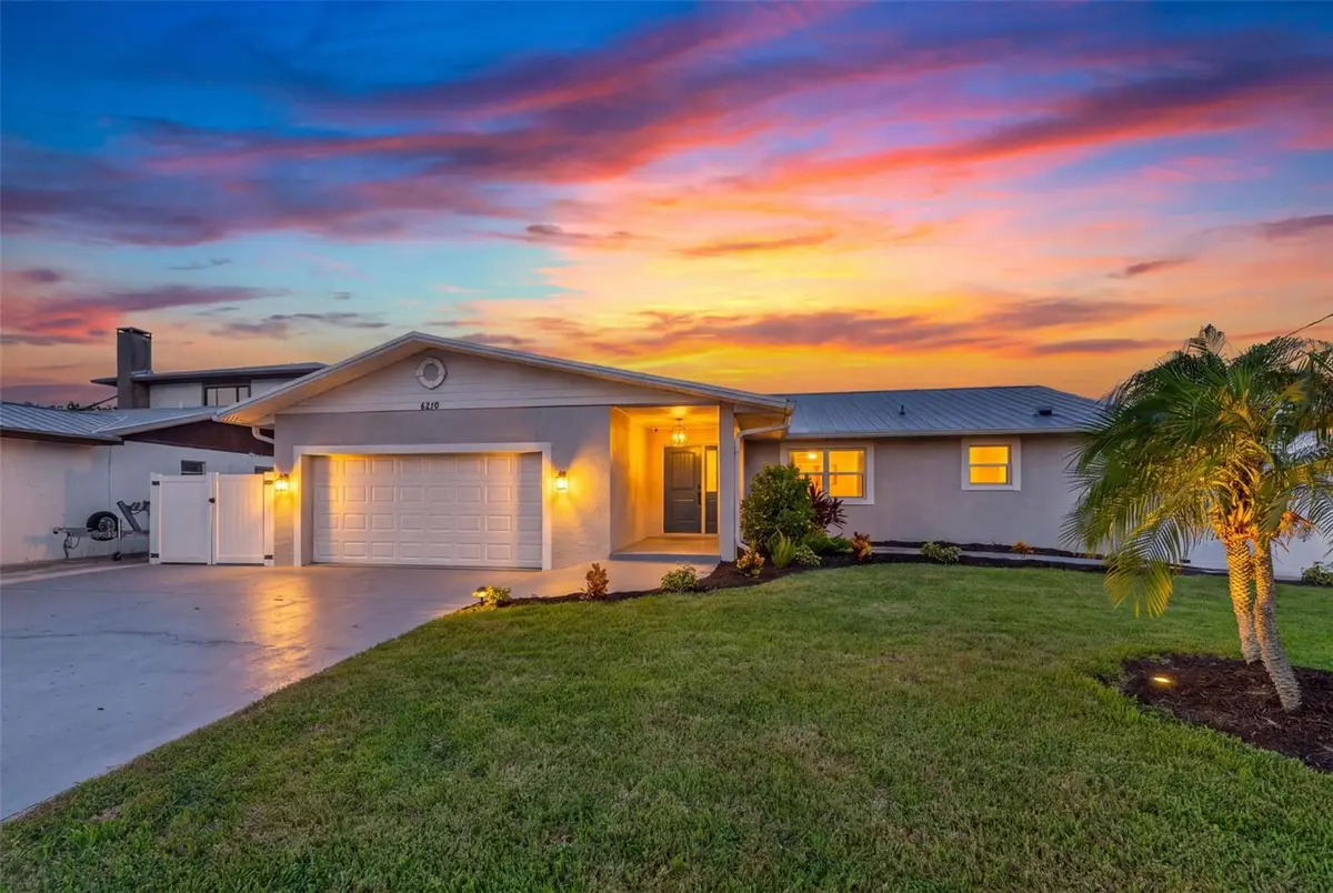 4219 2nd Avenue Ne, Bradenton, FL 34208 - #1