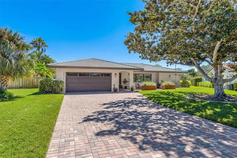 3620 Pembrook Dr, Sarasota, FL 34239 - #2