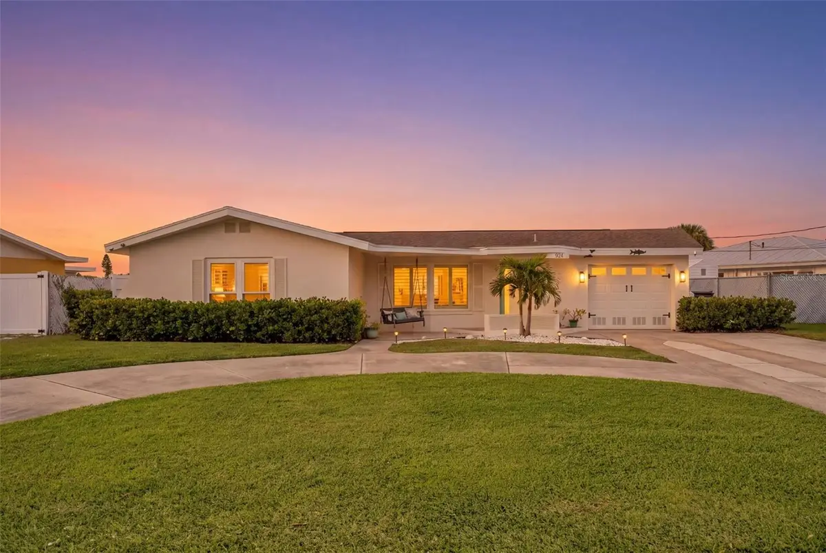 924 Arlington Road, Palmetto, FL 34221 - #1