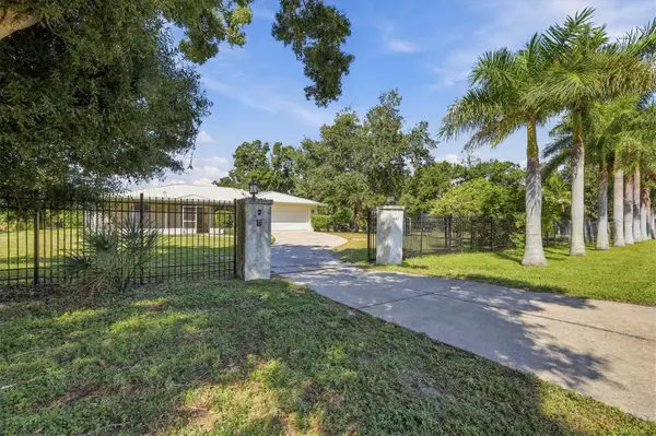 6145 N Tuttle Avenue, SARASOTA, FL 34243