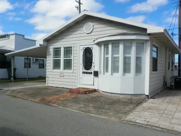 8 Plaza Street E, BRADENTON, FL 34208