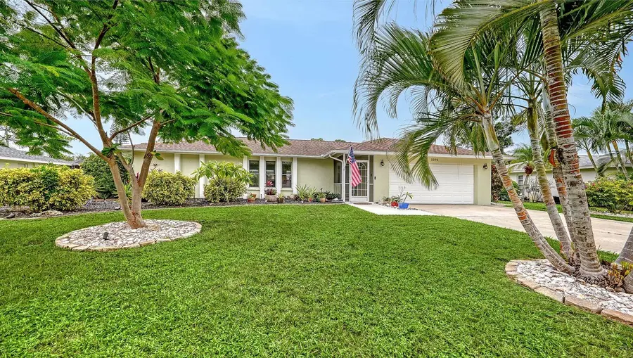 2295 Pine View Circle, Sarasota, FL 34231 - #2