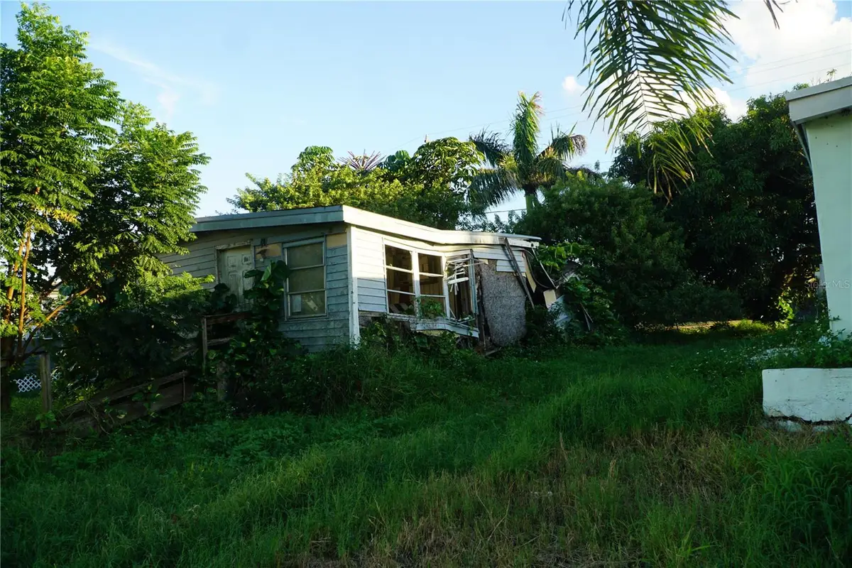 412 S Cocoanut Road, Pahokee, FL 33476 - #1