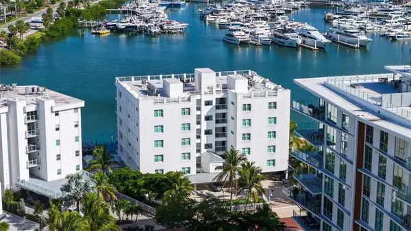 650 Golden Gate Point #302, SARASOTA, FL 34236